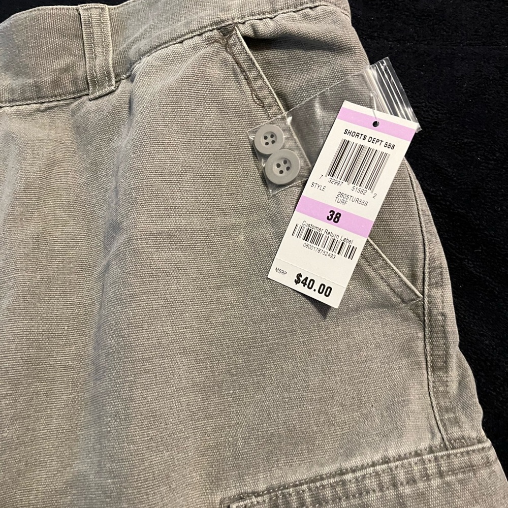Men New Gray Cargo Shorts Size 38. New with tags.